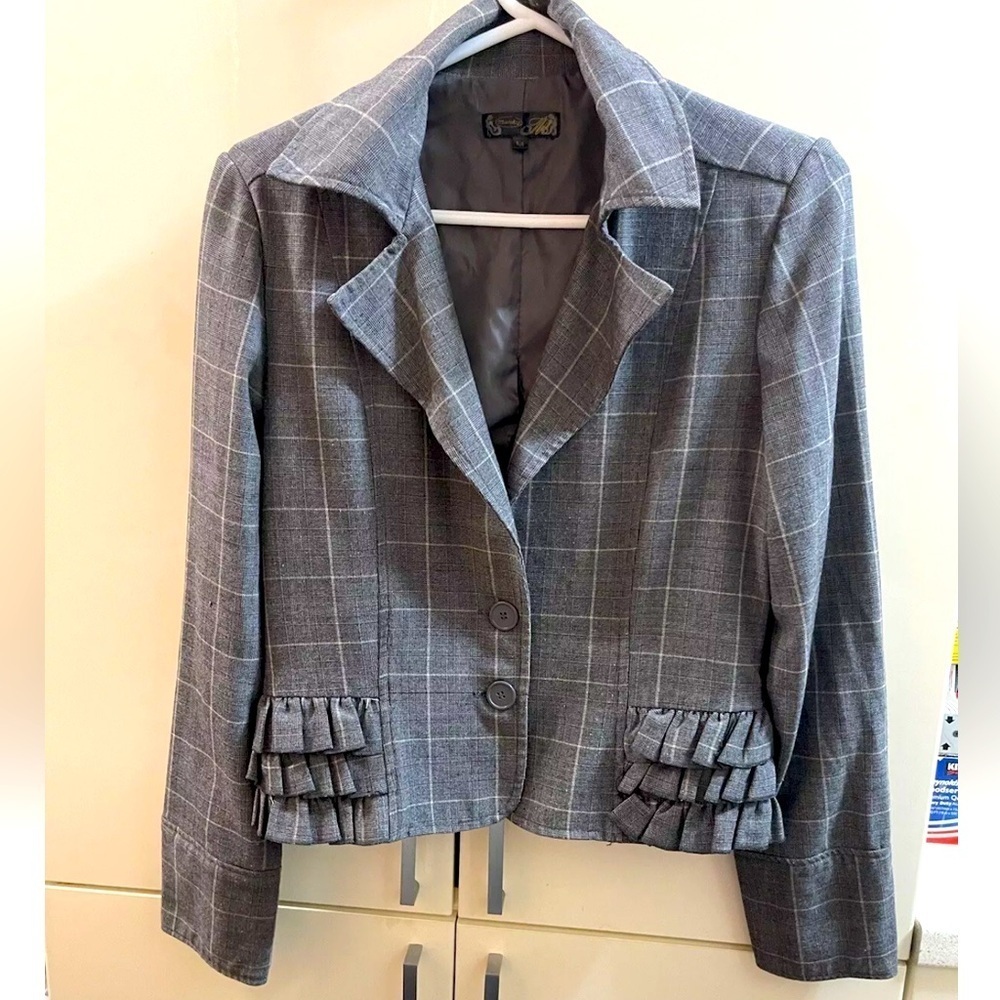 Mandee women’s suit checkered fabric Jacket Ruffles Trim Gray Size M